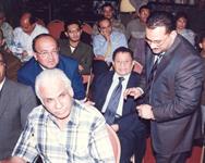 جانب من الحضور ويظهر المرحوم عبد الرحمن شجاع والشاعر يعقوب شيحا ود صفوت العالم