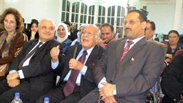 السفير د. عبدالولي الشميري في لقطة مع الحضور - 2005م